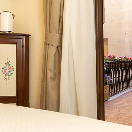 Kings In Apartment Rome