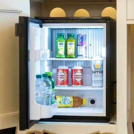 Kings In Apartament *